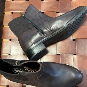 Artrex Leather Frankie Boot with Arch Support Sz 9